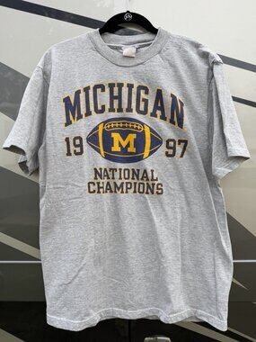 Vintage 90s Champion Michigan Wolverines 1997 National Champions tshirt L retro